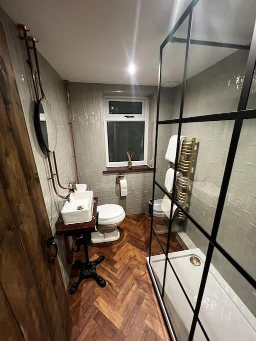 Unique Victorian Stable Conversion هاليفاكس المظهر الخارجي الصورة