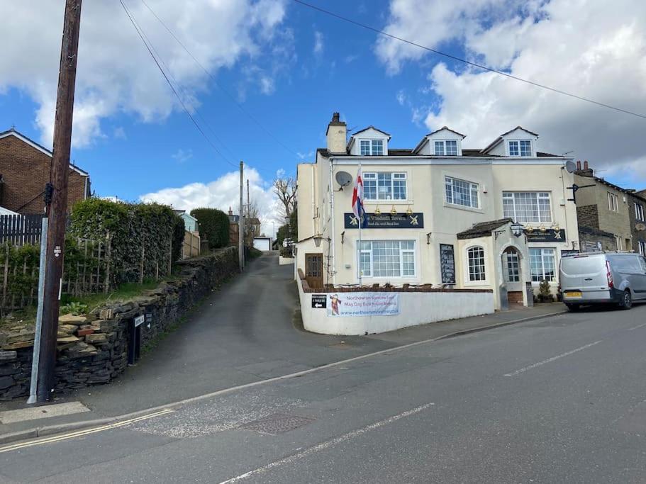 Unique Victorian Stable Conversion هاليفاكس المظهر الخارجي الصورة