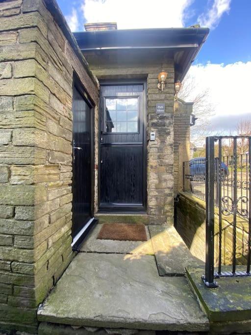 Unique Victorian Stable Conversion هاليفاكس المظهر الخارجي الصورة