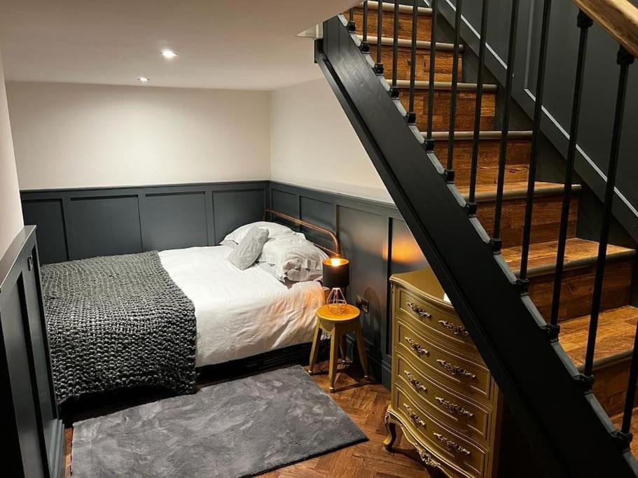 Unique Victorian Stable Conversion هاليفاكس المظهر الخارجي الصورة