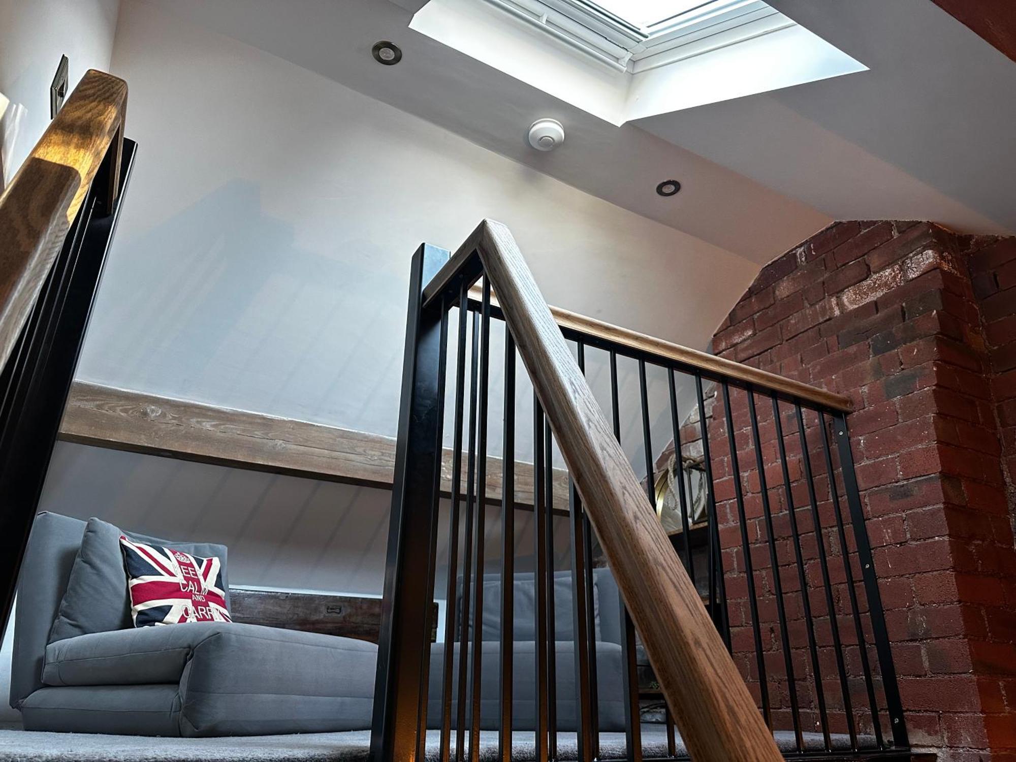 Unique Victorian Stable Conversion هاليفاكس المظهر الخارجي الصورة